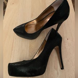 BCBG Heels 5.5
